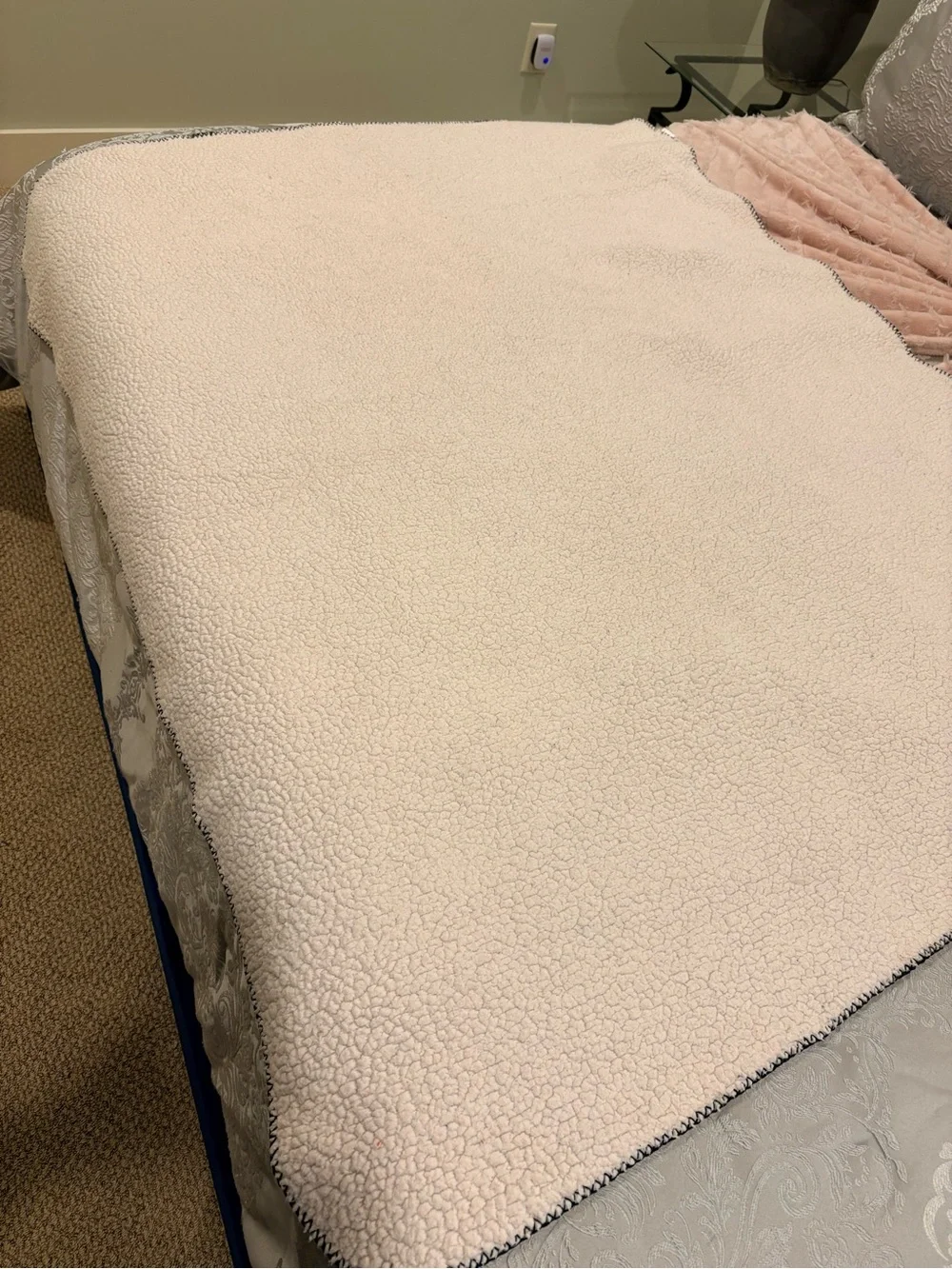 Plush Floral Throw Blanket - Black and White, UEC, non smokers house